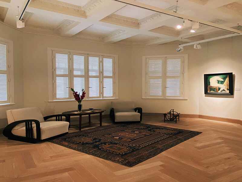 High-quality hardwood floor installation by ASASA Constructions, licensed Toronto contractor.